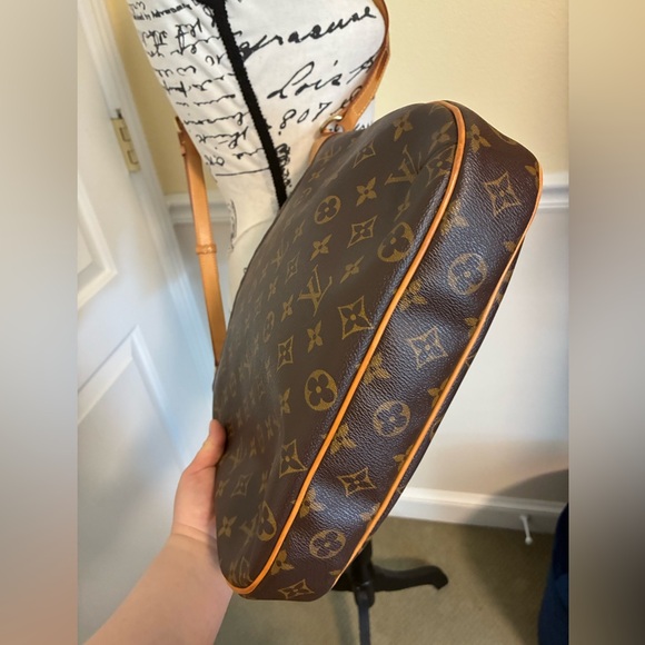 LOUIS VUITTON MONOGRAM ODEON MM CROSSBODY WITH COA - Picture 14 of 16